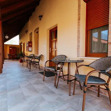 Németh Apartmanházak Mórahalom Exterior foto